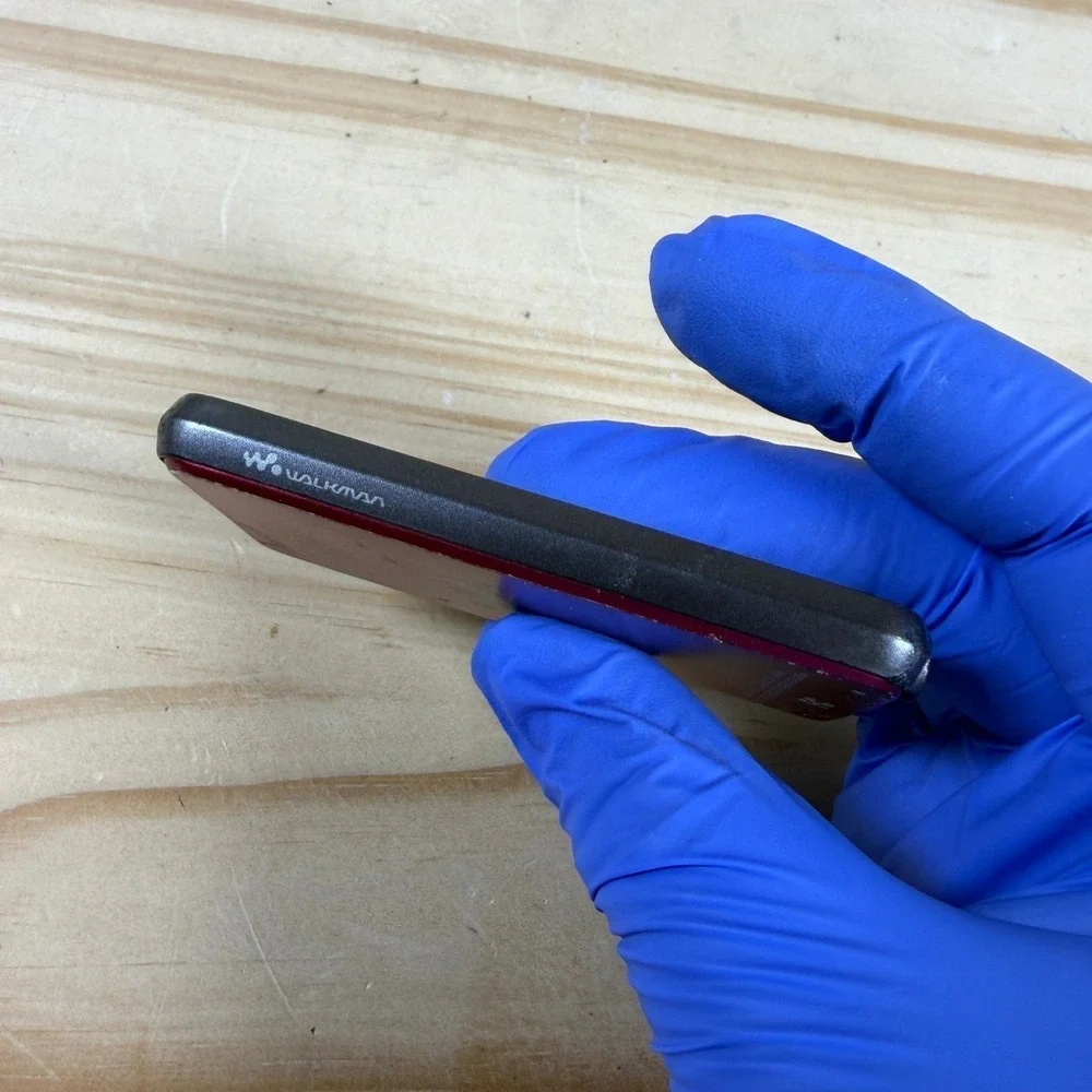 Sony Walkman NWZ-E436F RED ( 4 GB ) Digital Media Player MP3, MP4, Tested Works!